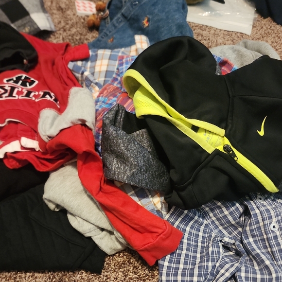 Nike Kids Black and Neon Yellow Hoodie